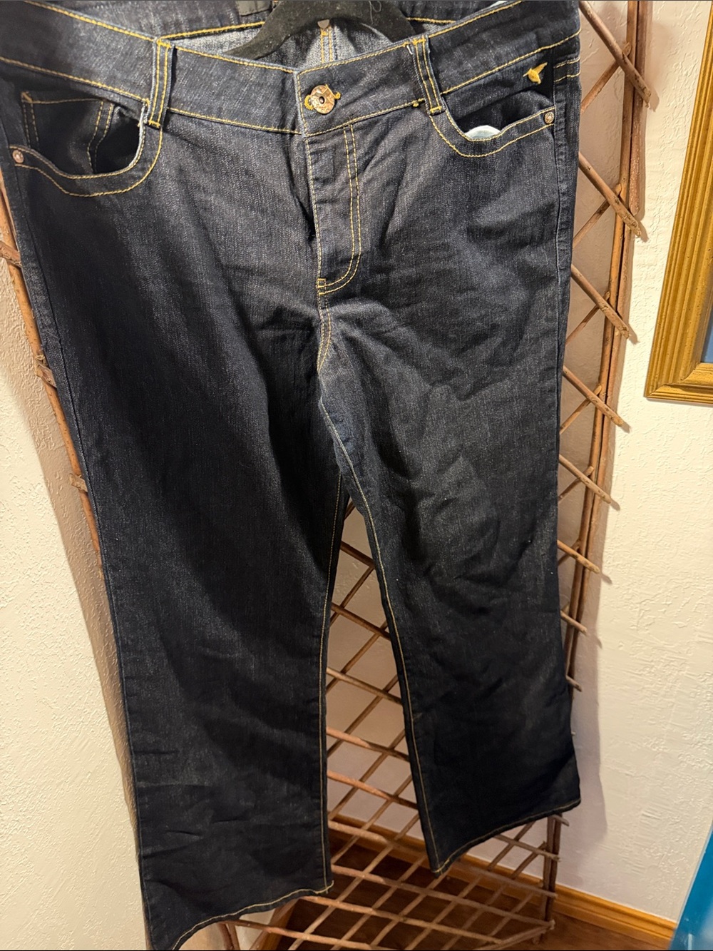 Men's Straight Dark Indigo Jeans with Contrast Stitching